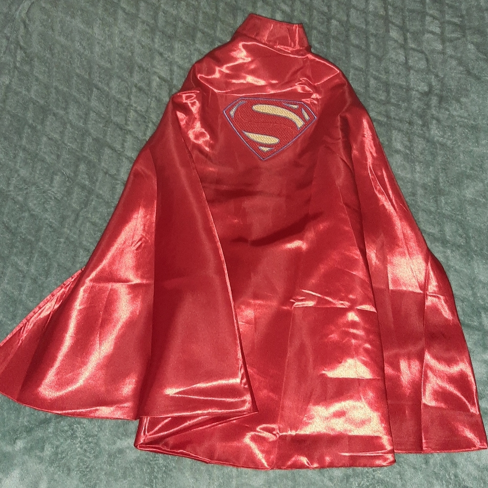 Batman v Superman: Dawn of Justice Deluxe Cape - Picture 1 of 2